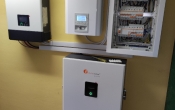 Установка  инвертора   LuxPower 6 кВт с АКБ Felicity