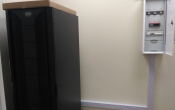 ДБЖ UPS Centiel Premium Tower 40 kW з внутрішніми батареями 
